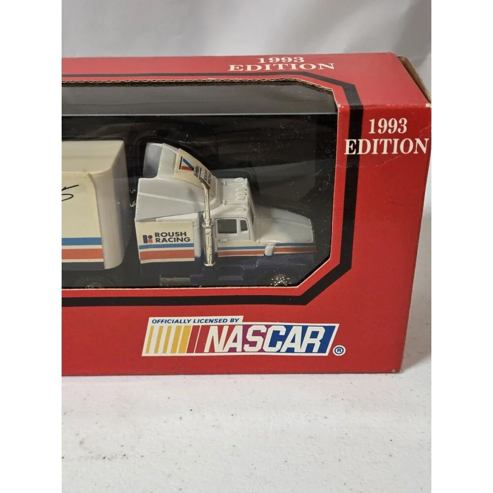 Mark Martin #6 Valvoline‎ Roush Racing Team Transporter 1:64 NASCAR 1993 Edition